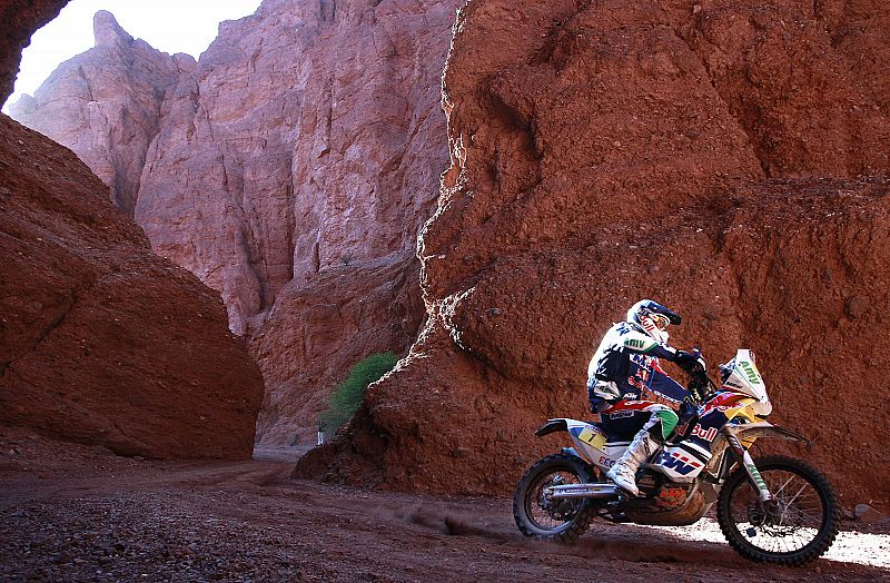 Coma rides his KTM during the Dakar Rally 2011 from Tucuman to Jujuy