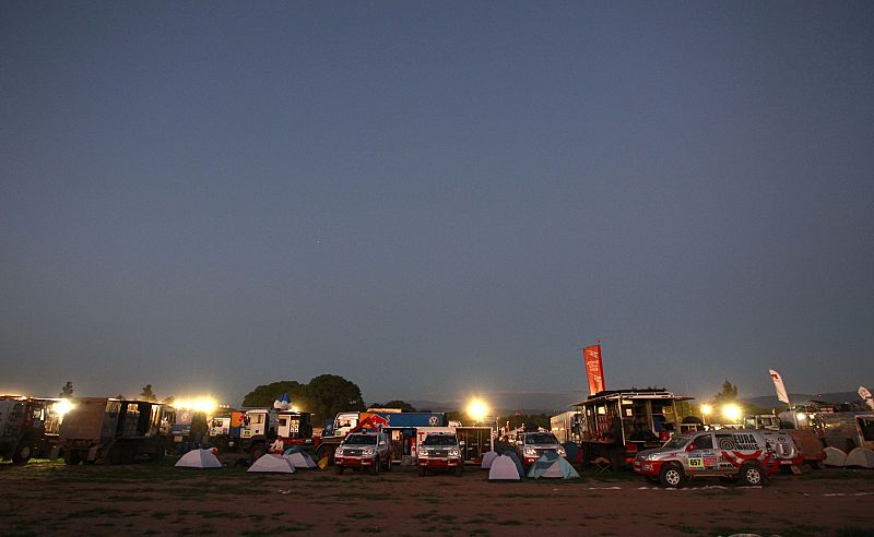 Una vista del bivouac del Dakar en el inicio de la tercera etapa del Rally Dakar, entre Tucumán y Jujuy.