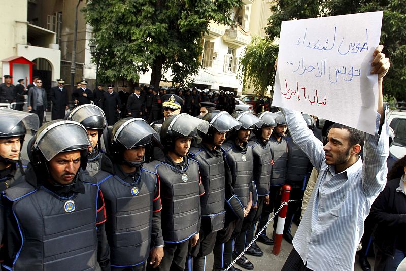 MANIFESTACIONES FRENTE A LAS EMBAJADAS DE TÚNEZ EN EGIPTO Y JORDANIA