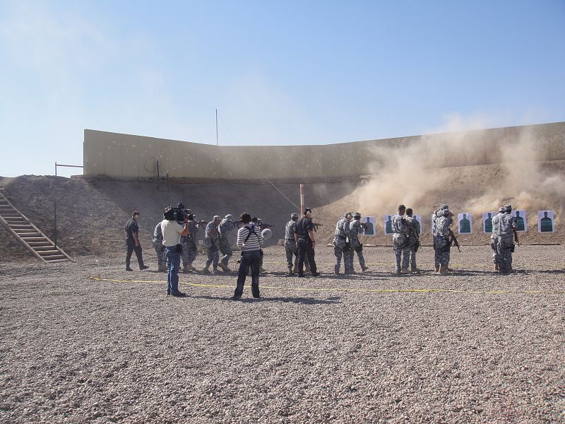 Durante el rodaje del entrenamiento de las fuerzas de seguridad de Irak