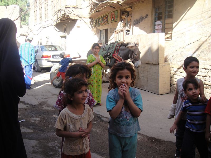 Niños en un barrio de Bagdad