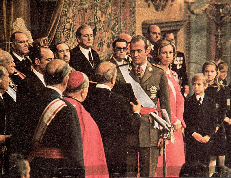 Proclamación de don Juan Carlos como Rey de España el 22 de noviembre de 1975.