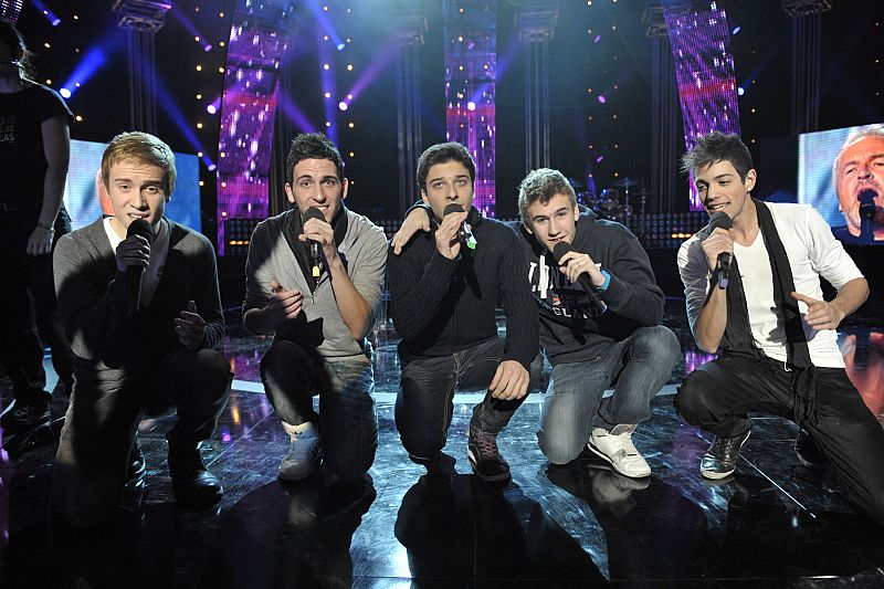 Auryn, interpretando 'Fly on the wings of love'