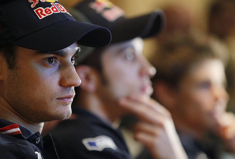 Dani Pedrosa en la rueda de prensa conjunta, con sus dos compañeros en Honda.