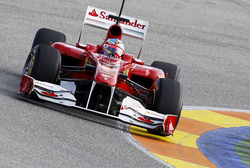 El Ferrari de Alonso, el F150, durante los entrenamientos de Cheste.