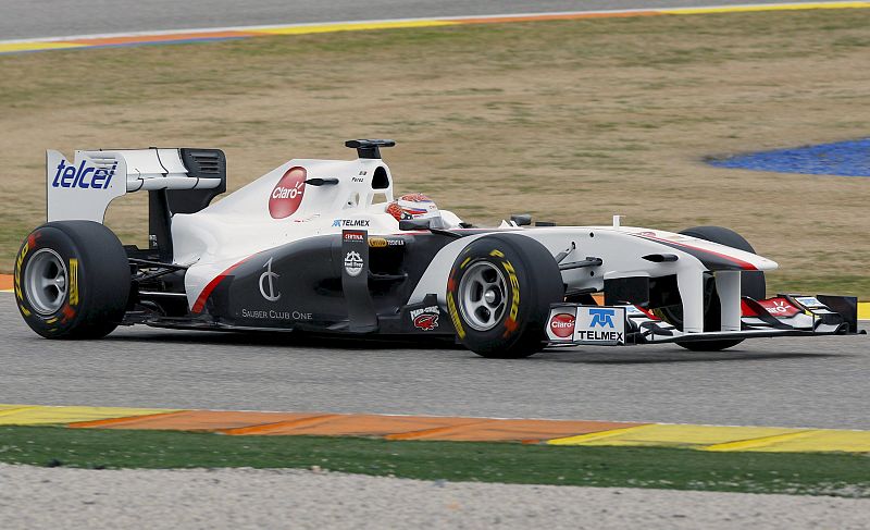 EL C30 de Sauber y del piloto japonés Kamui Kobayashi ya rueda en Cheste.