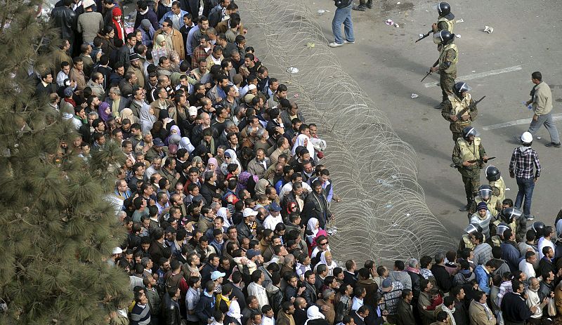 Continúa las protestas contra Mubarak