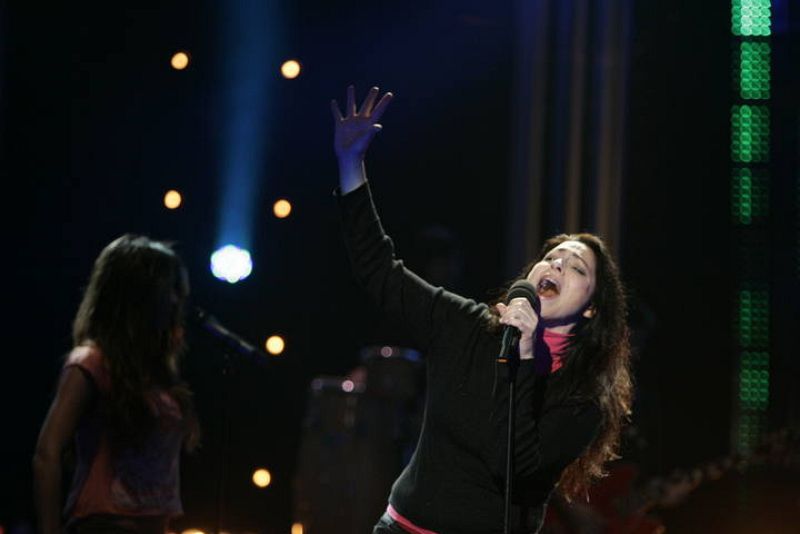  Esmeralda Grao canta 'Nacida para amar'