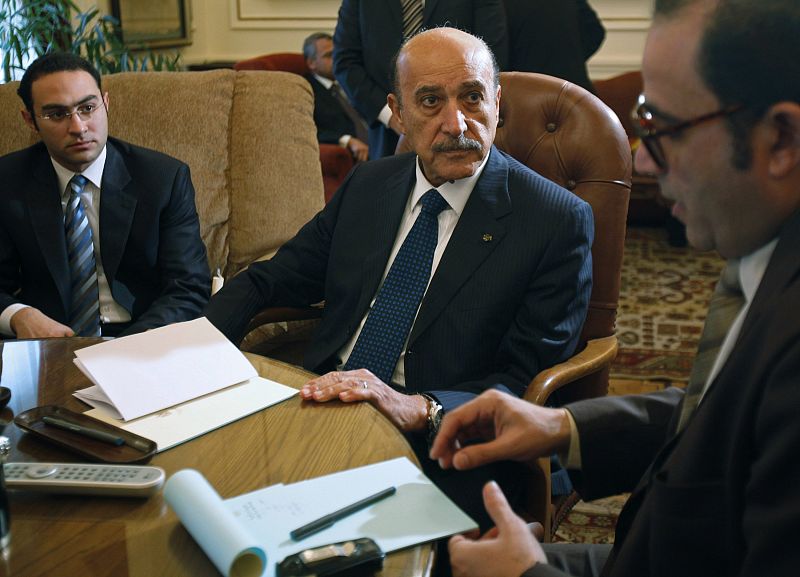 Egyptian Vice President Suleiman talks to representatives from political parties in Cairo