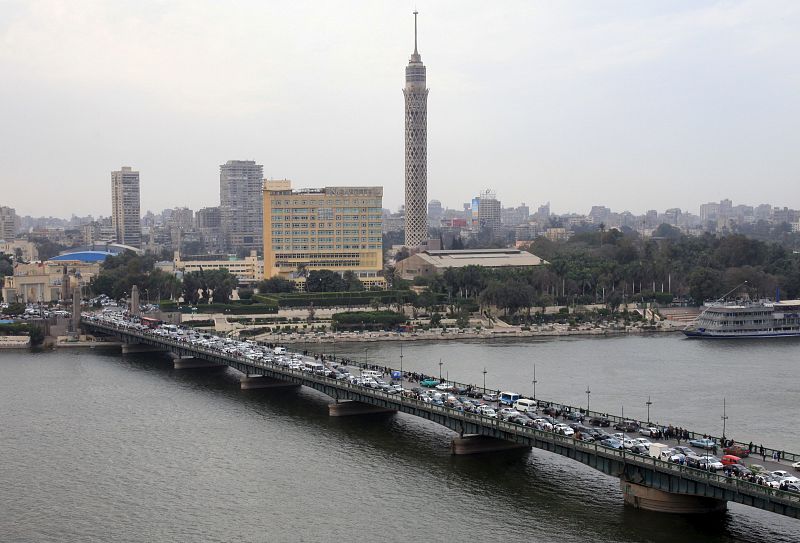 CONTINÚAN LAS PROTESTAS EN EL CAIRO