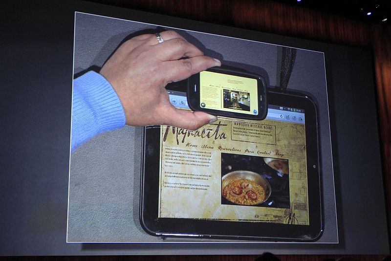 Comparación del nuevo teléfono Palm Pre3 y el TouchPad de HP durante su presentación