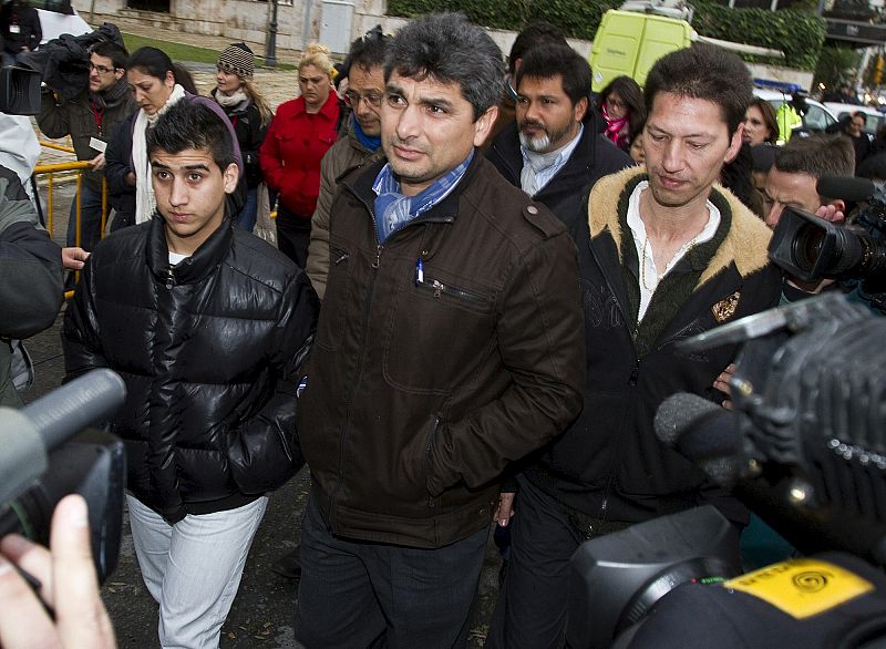 Juan José Cortés, padre de Mari Luz, a su llegada a la Audiencia Provincial de Huelva, donde ha comenzado el juicio contra los hermanos Santiago y Rosa Del Valle, acusados de la muerte de su hija.