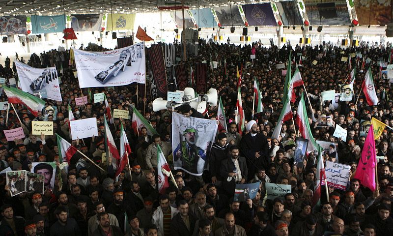 Imagen del funeral por el joven iraní fallecido