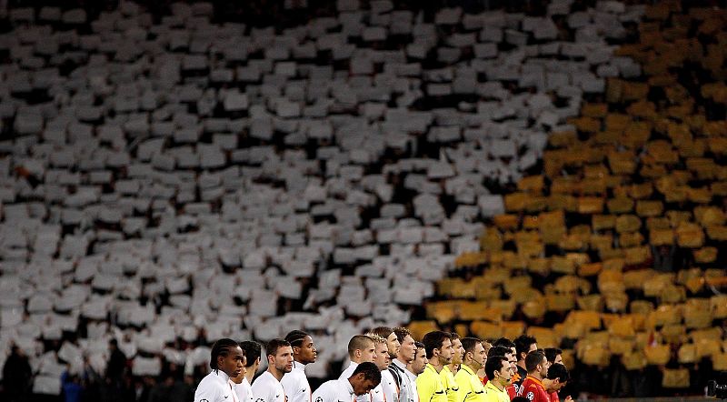 Espectacular 'tifo' en los prolegómenos del Roma-Shakhtar.