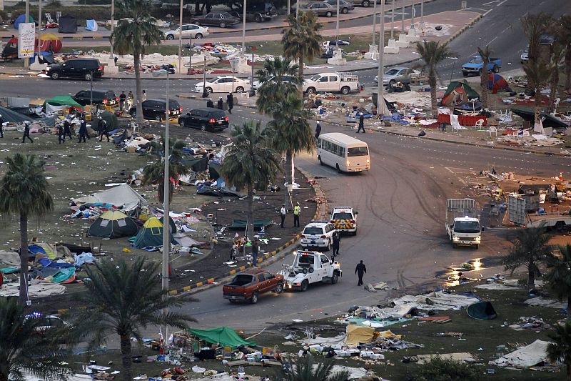 El campamento de la plaza de la Perla recuerda al de Tahrir de El Cairo.