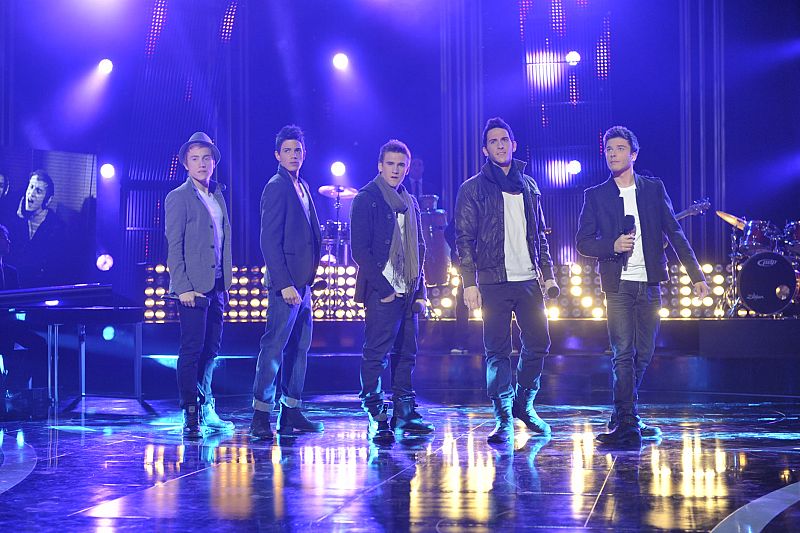 Auryn interpreta "volver" tema finalista del grupo de estos jóvenes cantantes