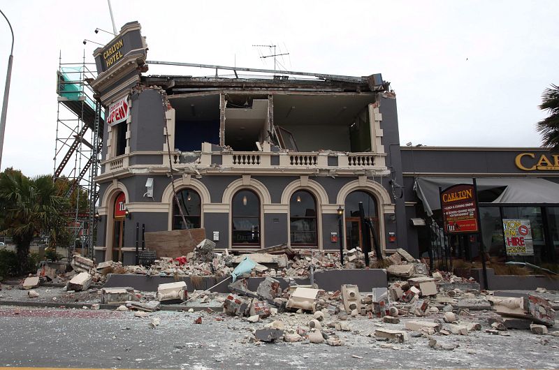 Uno de los edificios que no ha podido soportar el terremoto es el Hotel Carlton