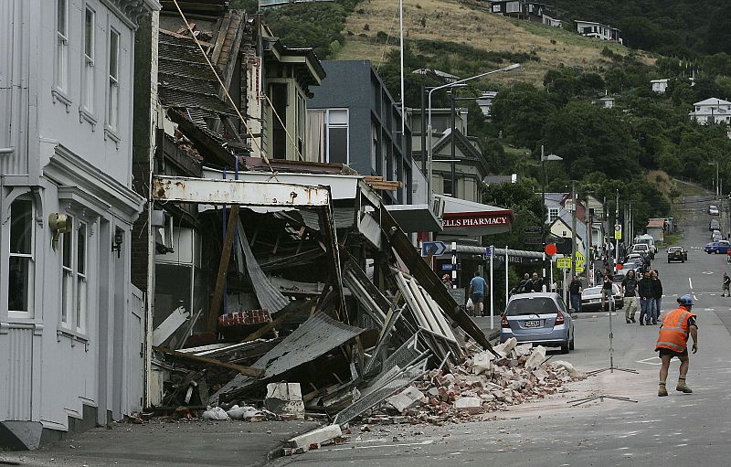 Los efectos del terremoto de Christchurch también se han notado en otros lugares de Nueva Zelanda, como en Lyttelton (a 12 kilómetros de Christchurch)