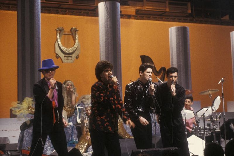 Pedro Almodóvar y McNamara  