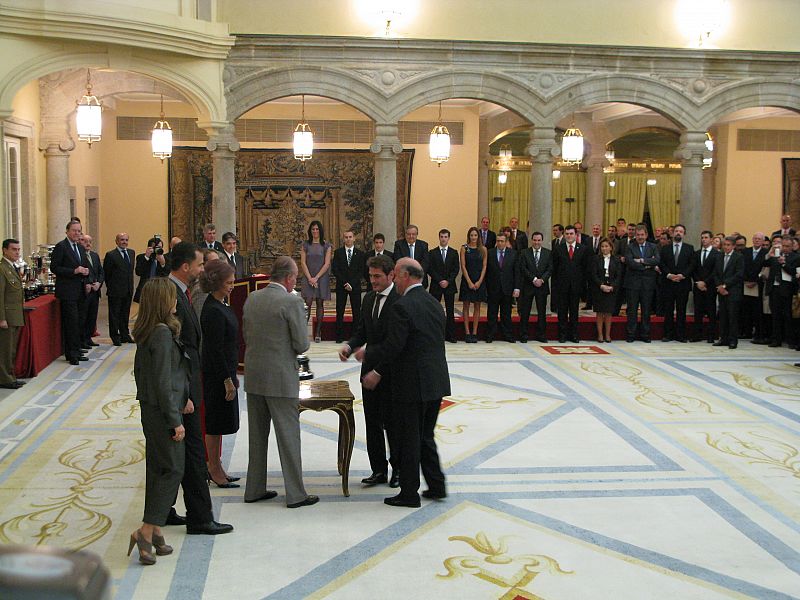 Casillas y Del Bosque recogen el premio en representación de la selección española de fútbol.