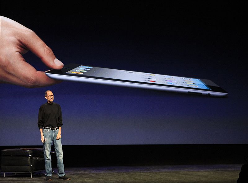 Steve Jobs ha presentado el nuevo iPad 2, que es un 33% más delgado que la primera versión del iPad