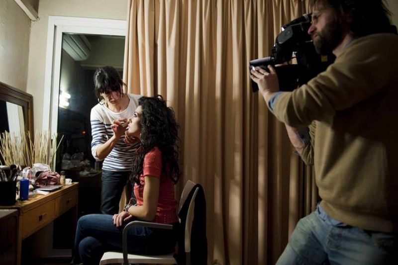  Lucía se adentra en el carnaval de Sitges para la grabación de su videoclip.