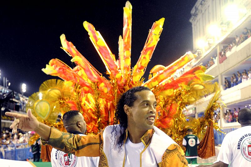 DESFILE ESCUELAS SAMBA