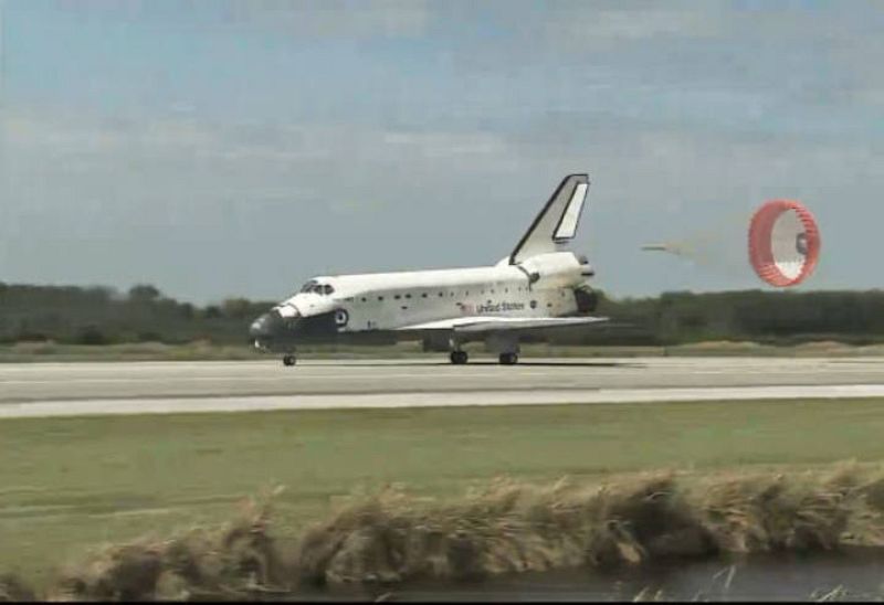 El Discovery toma tierra por última vez en Cabo Cañaveral, Florida