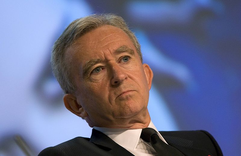 En el puesto número 4 de la lista Forbes se encuentra el presidente y consejero delegado de LVMH Moet Hennessy-Louis Vuitton, Bernard Arnault.