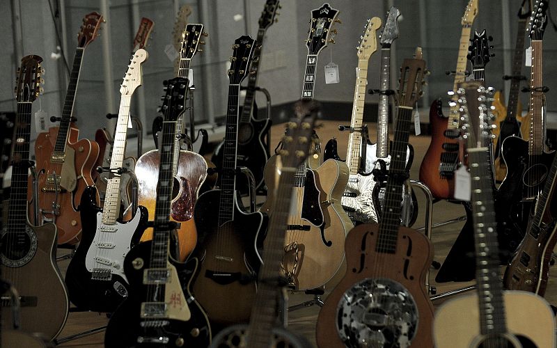 SUBASTAN COLECCIÓN DE GUITARRAS DE ERIC CLAPTON POR 2,15 MILLONES DE DÓLARES