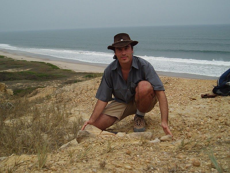 El investigador Octavio Mateus en el momento del descubrimiento, en 2005