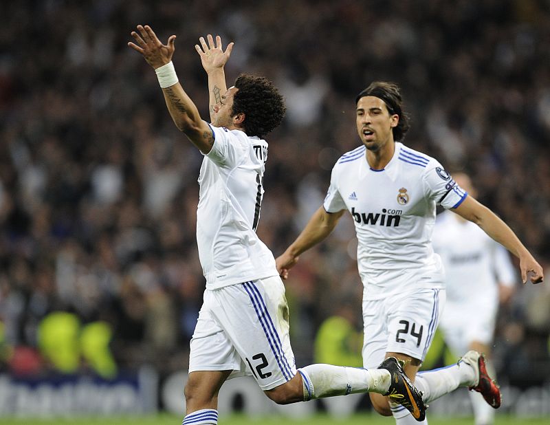 Marcelo y Khedira celebran el primer tanto madridista.