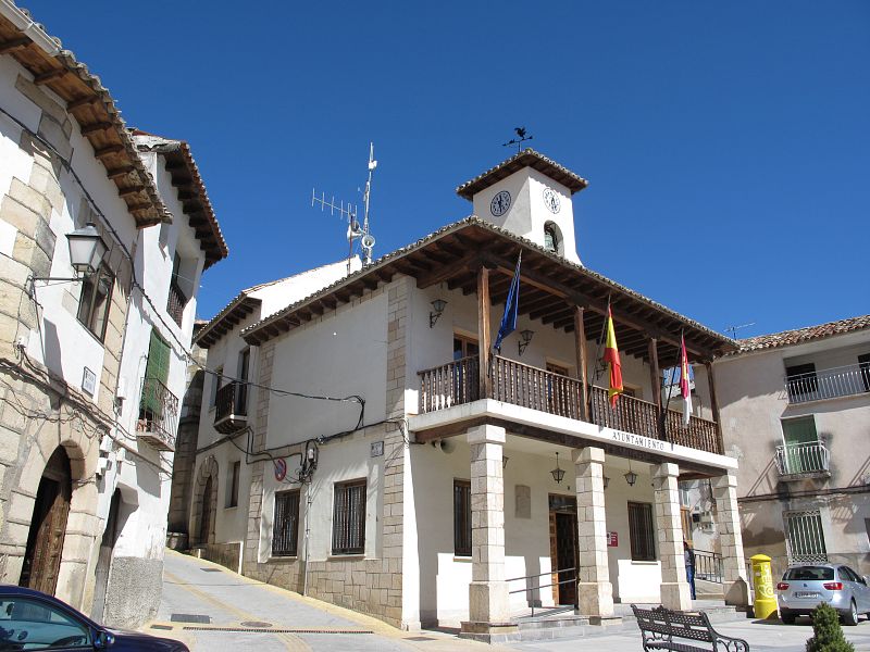 El Ayuntamiento de Trillo tiene instalados en su tejado los altavoces para avisar a la población en caso de incidente con la central nuclear