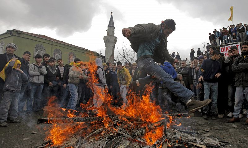 CELEBRACIÓN DEL NEWROZ EN ESTAMBUL