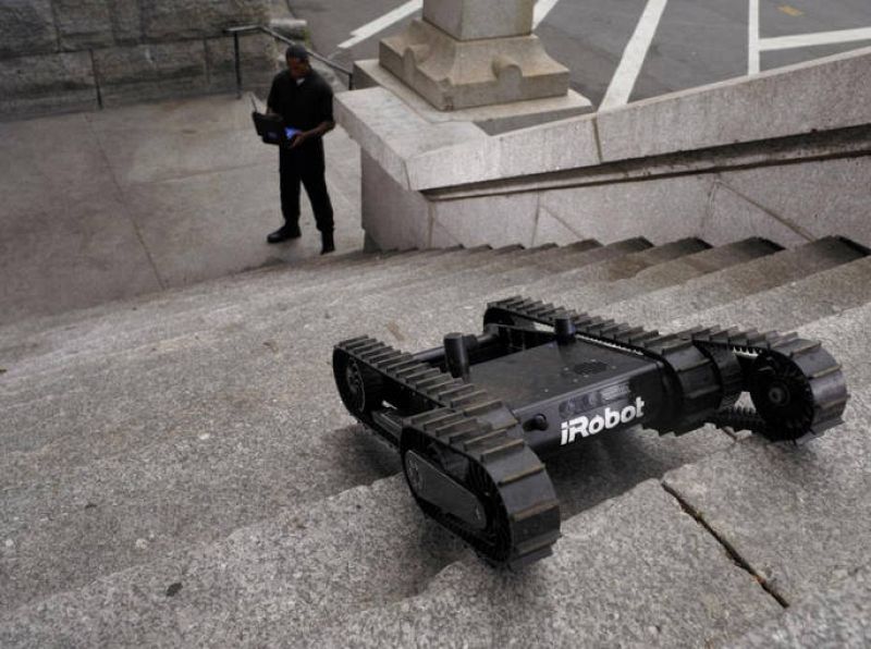 Los robots de última generación sí están preparados para subir escaleras, pero tienen que ser controlados desde una distancia relativamente cercana