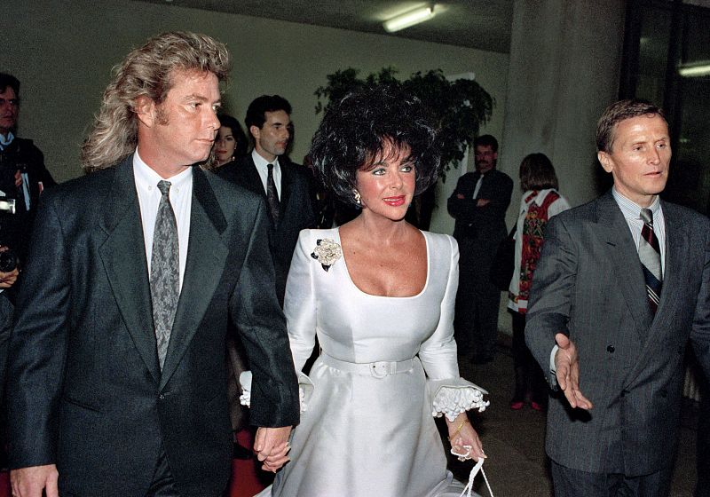 Elizabeth Taylor y su marido Larry Fortensky, en 1991.