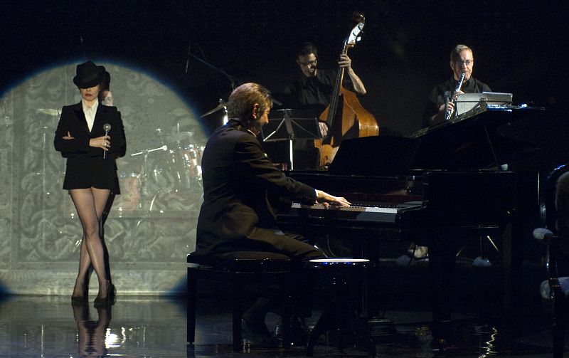 Una mujer con el corazón roto afronta el tramo final de su vida interpretando los éxitos de Judy Garland. Natalia Dicente y Miguel Rellán en el céntrico Teatro Marquina.