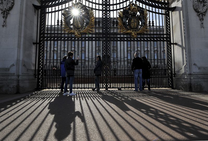 Se espera que varias decenas de miles de turistas visiten Londres los días previos a la boda de real del príncipe Guillermo y Kate Middleton