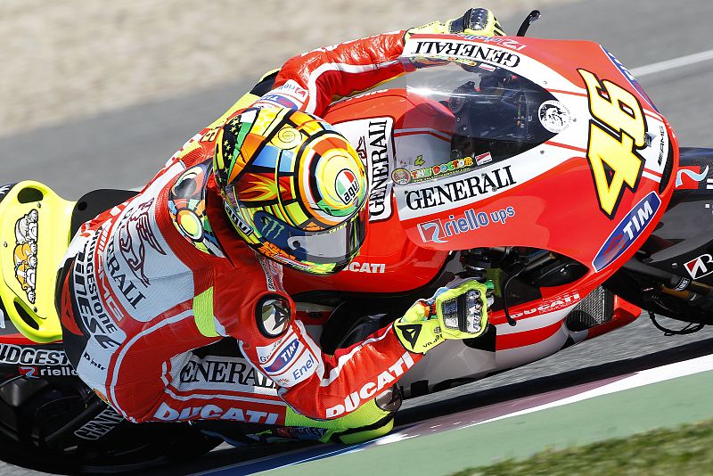 Rossi sigue sin encontrar el punto a la Ducati.