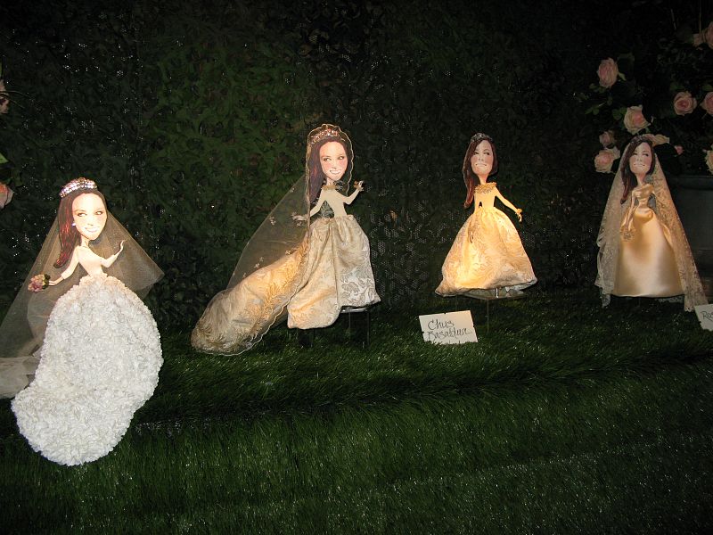 Las pequeñas muñecas de Kate han lucido por un jardín artificial que pretendía evocar a los exteriores del Palacio de Buckingham.