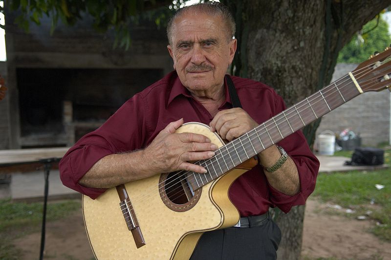 Salvador Miqueri, legendario cantante y guitarrista de chamamé