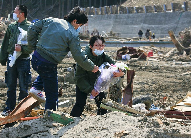 ACTOS EN RECUERDO DE LAS VÍCTIMAS DEL TERREMOTO