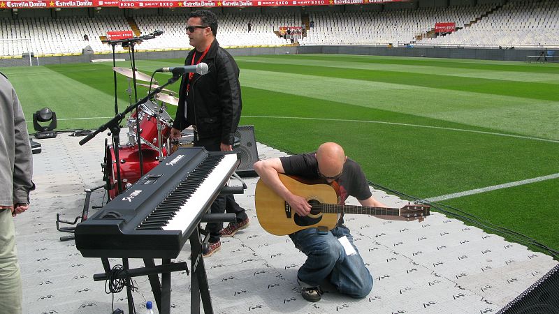 Seguridad Social ensayando en Mestalla para tocar antes de la final de Copa.