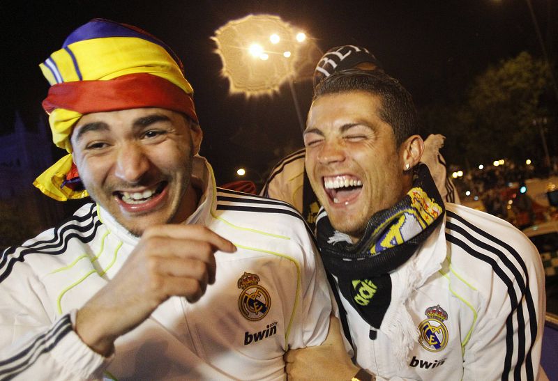 Benzema y Cristiano Ronaldo celebran la Copa del Rey en Cibeles