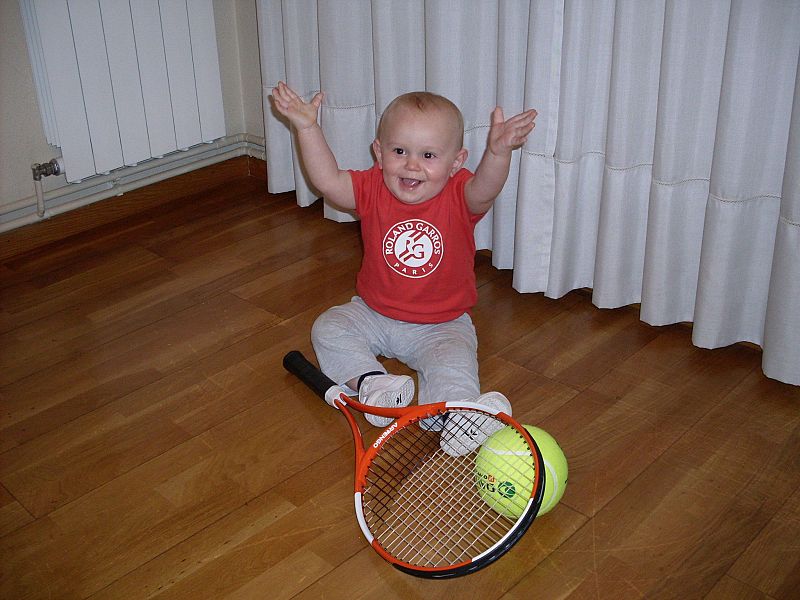 Mi nieto Paolo Figueras Estrada, que cumple 1 año, celebrando una victoria contra Nadal