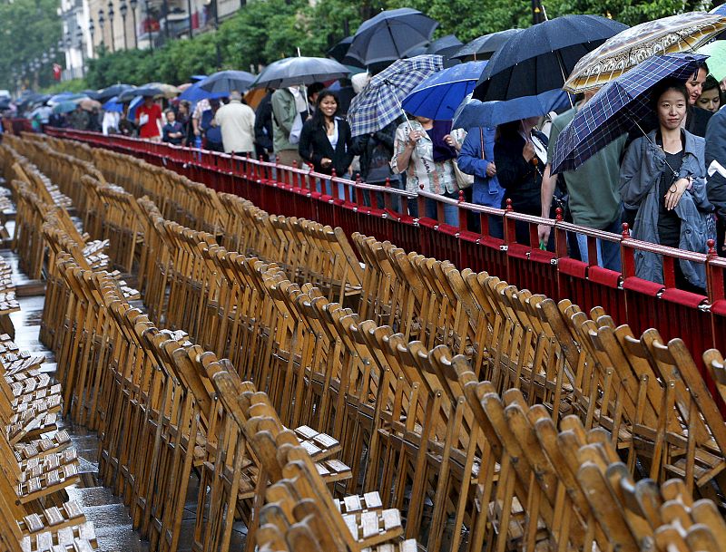 LA LLUVIA IMPIDE LA SALIDA DE LAS COFRADIAS DEL JUEVES SANTO EN SEVILLA