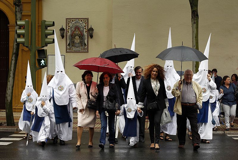 La cofradía de Los Negritos no puede salir por la lluvia