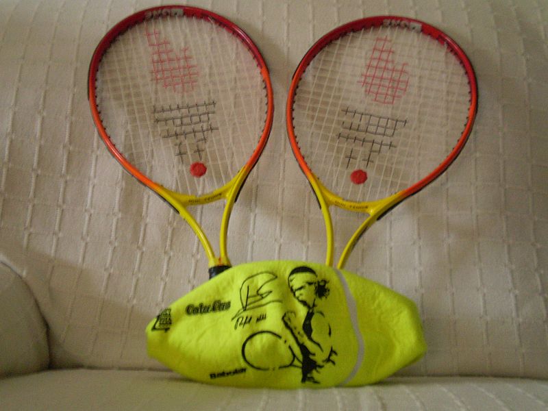 Con mis dos raquetas y una pelota de Nadal. ¡Siempre con la Armada!