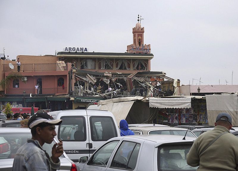 Foto cedida por @OutcastDigital de la cafetería Argana sita en la plaza de Yemá el Fna tras la explosión registrada en local