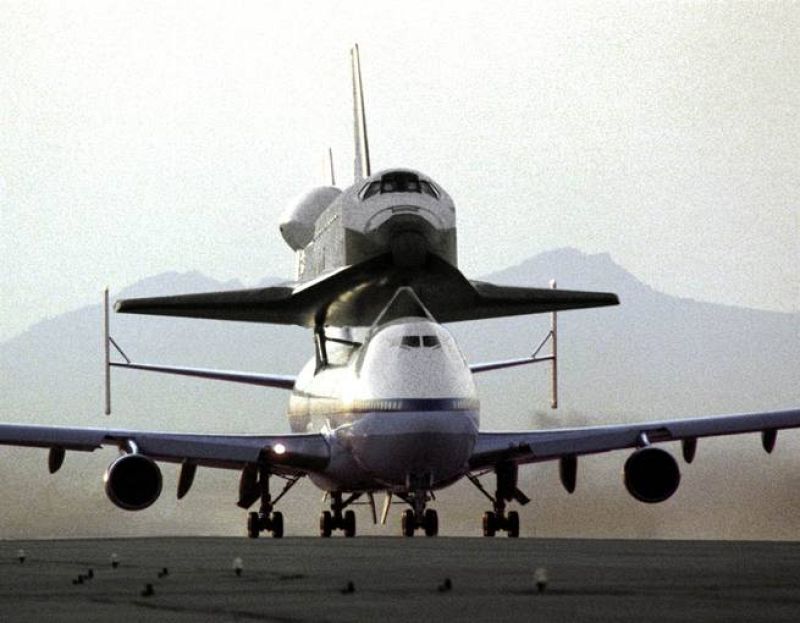 2 de mayo de 1991: vuelo de entrega del Endeavour desde la factoría en la que fue construido